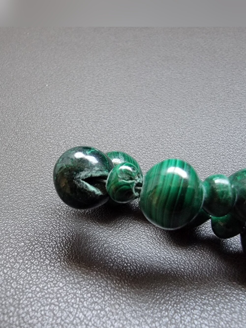 Vintage Genuine Malachite Beaded Bracelet | Graduated Green Stone Beads - Picture 7 of 9
